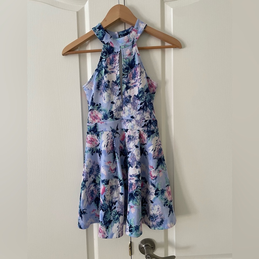 Cute floral summer dress. Size XS new with tags